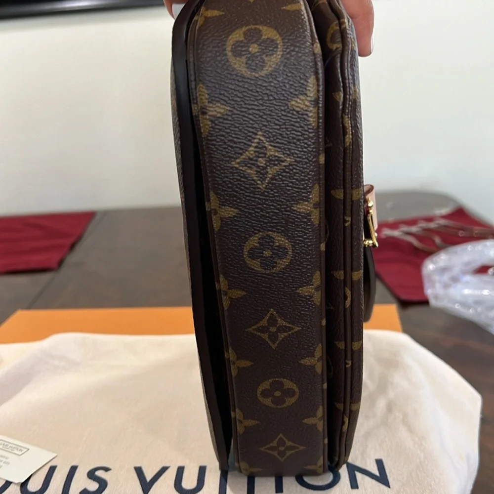 SOLD! Authentic Louis Vuitton Pochette Metis! - Picture 12 of 16